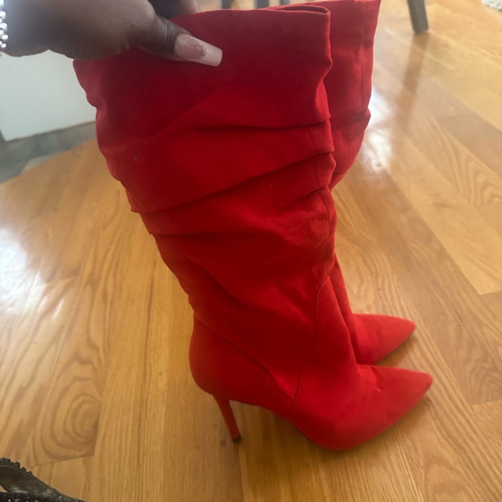 Suede red boots